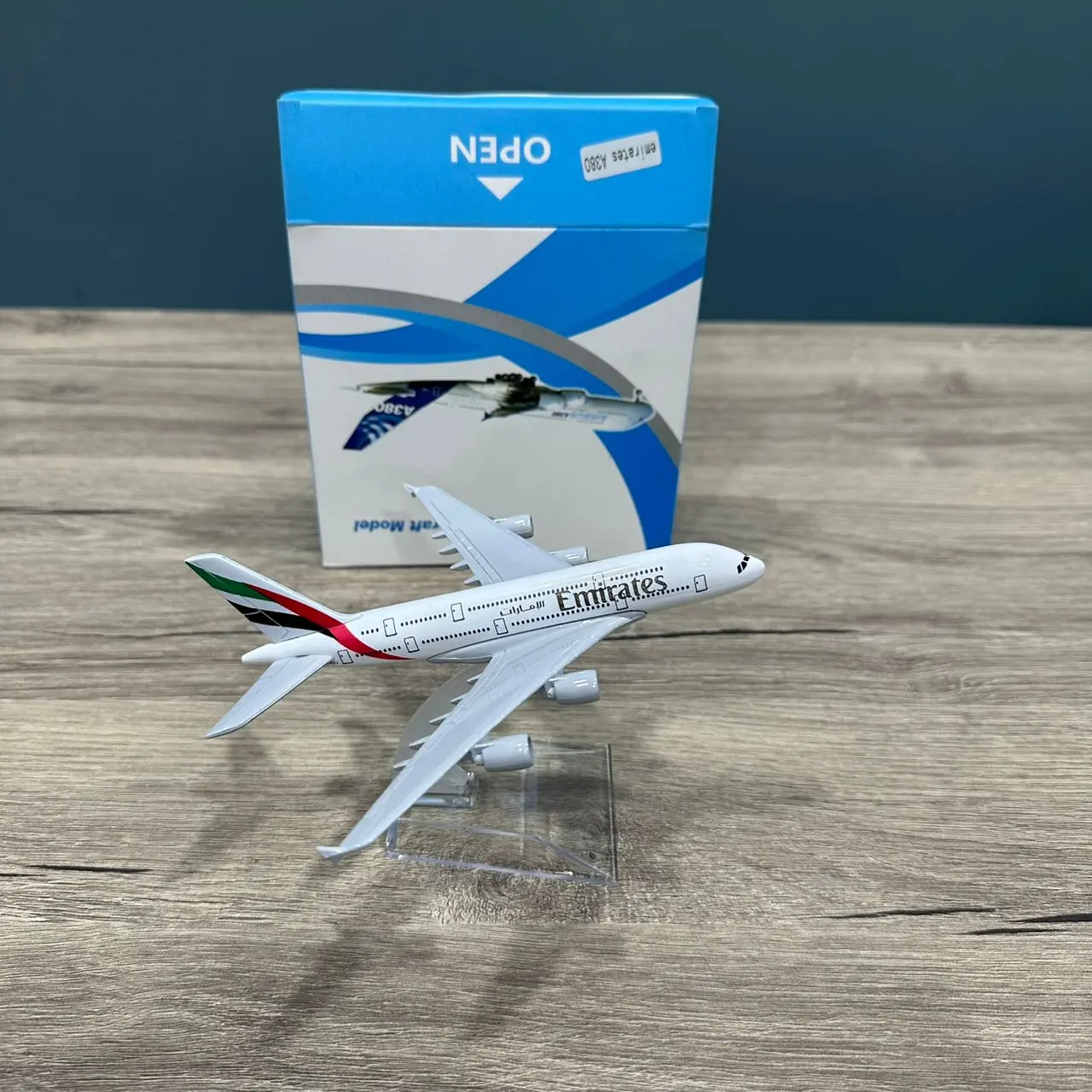 AVION MINI AIRCRAFT MODEL AIRBUS A380 EMIRATES 14CM AVEC SUPPORT EN METAL